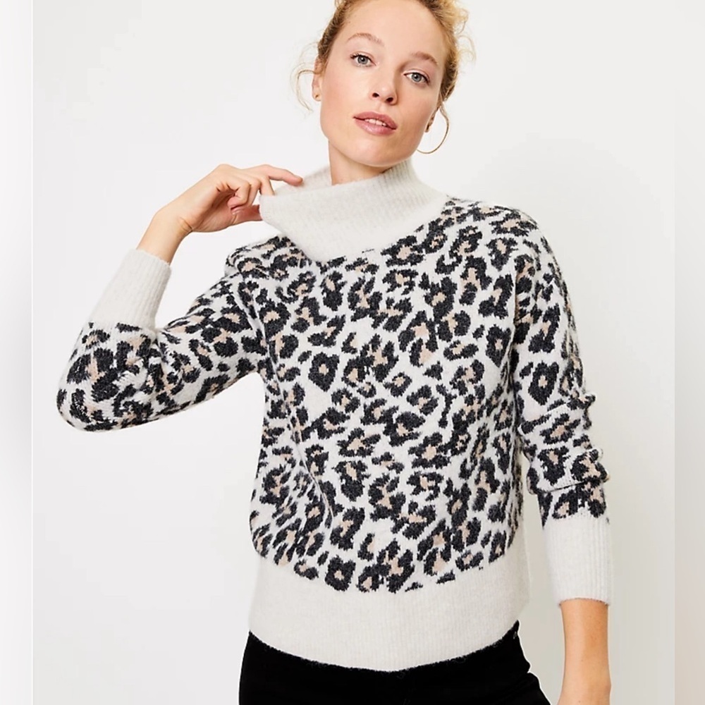 Loft animal print cowl neck super soft woman’s Cottagecore sweater. SMALL